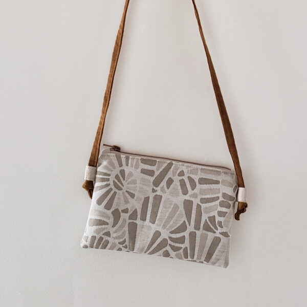 Sac pochette bandoulière jacquard abstrait3  beige