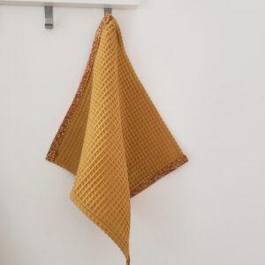 Serviette main floral1 ocre